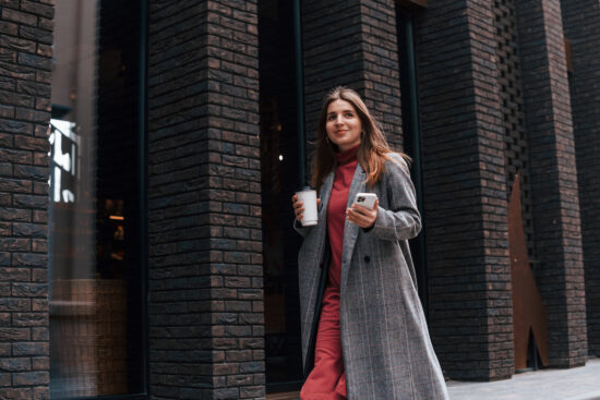 Jakie kolory warto wybierać, aby stworzyć stylowe i modowe zestawienia?