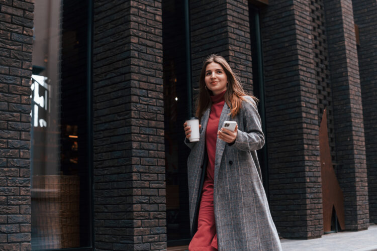 Jakie kolory warto wybierać, aby stworzyć stylowe i modowe zestawienia