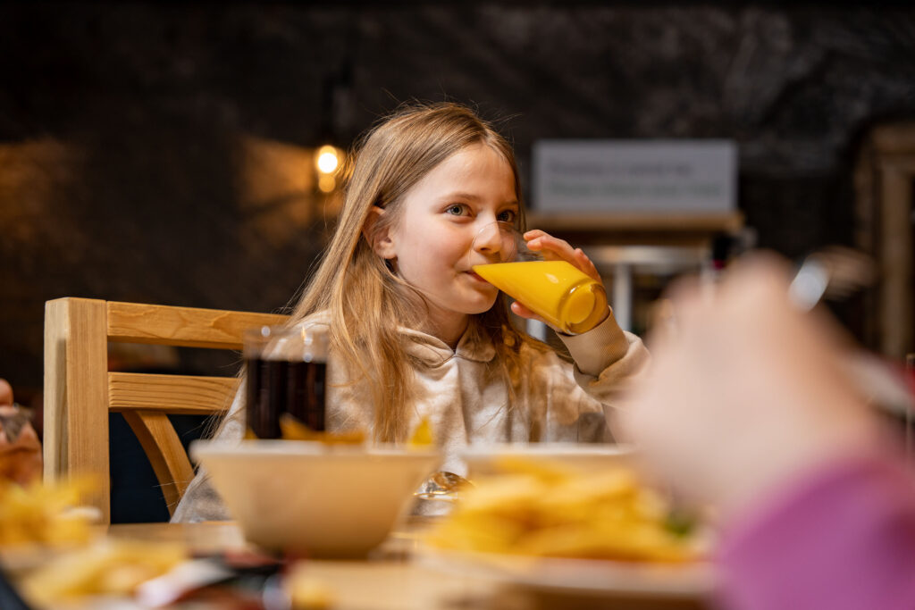 Kolacja dla grup szkolnych 125m pod ziemią w Kopalni Soli "Wieliczka"